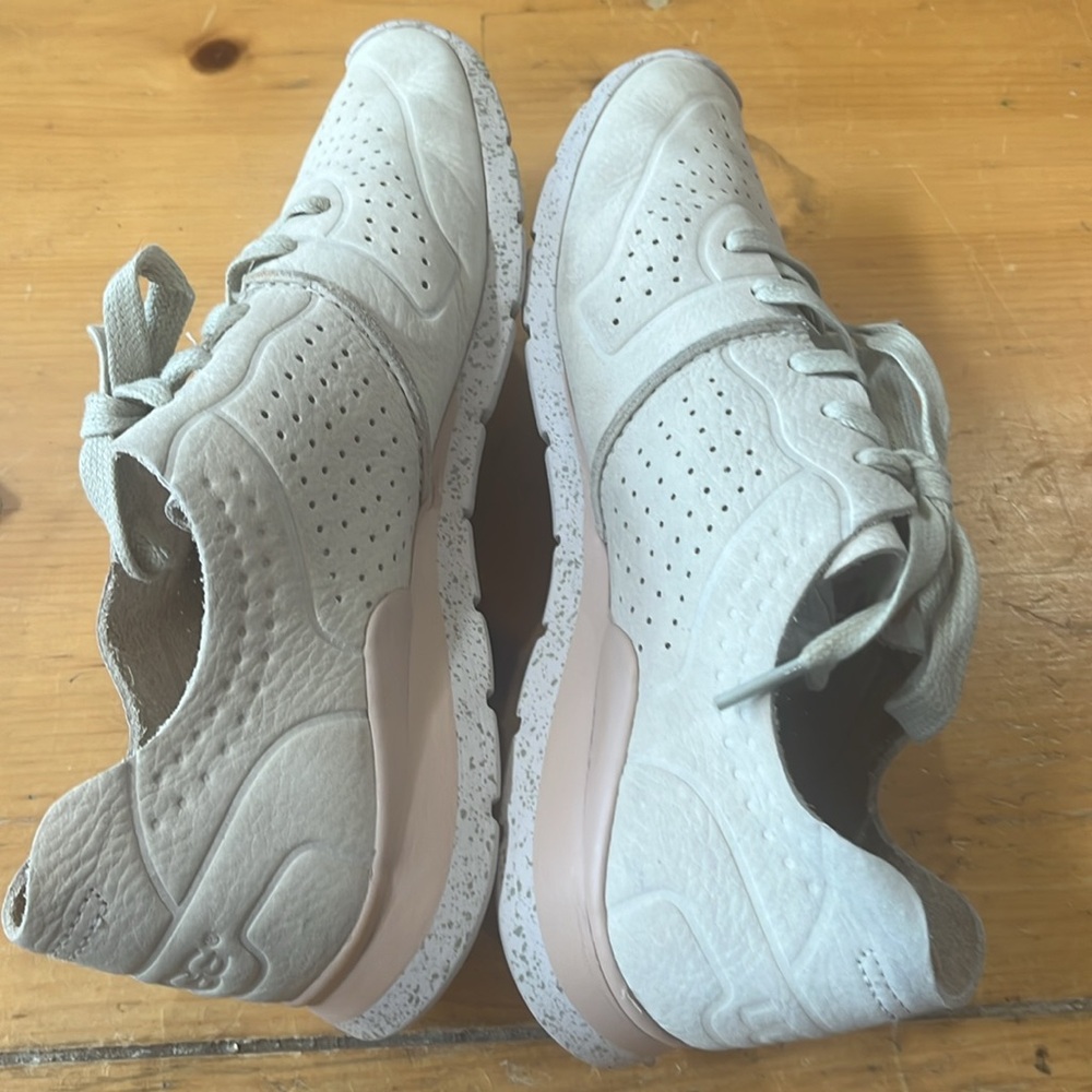 Ugg Sneaker - image 7